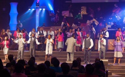 Straight Gate Mass Choir